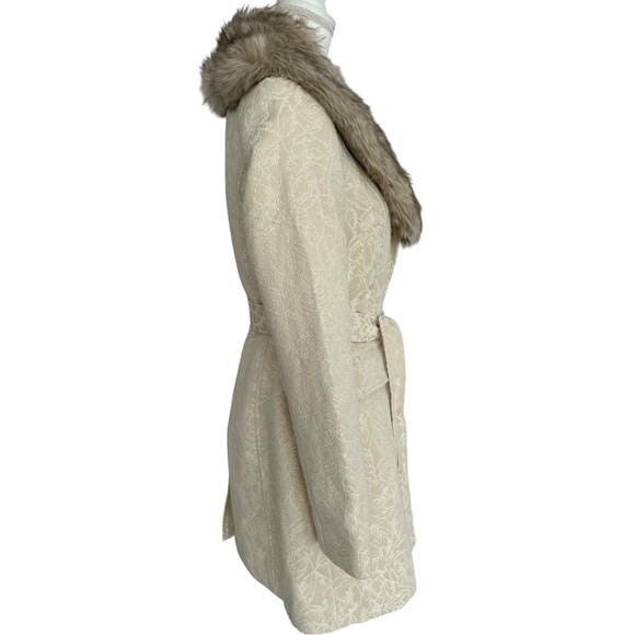 Xhilaration Ivory Women’s Coat with Faux Fur Detachable Collar - Picture 5 of 9